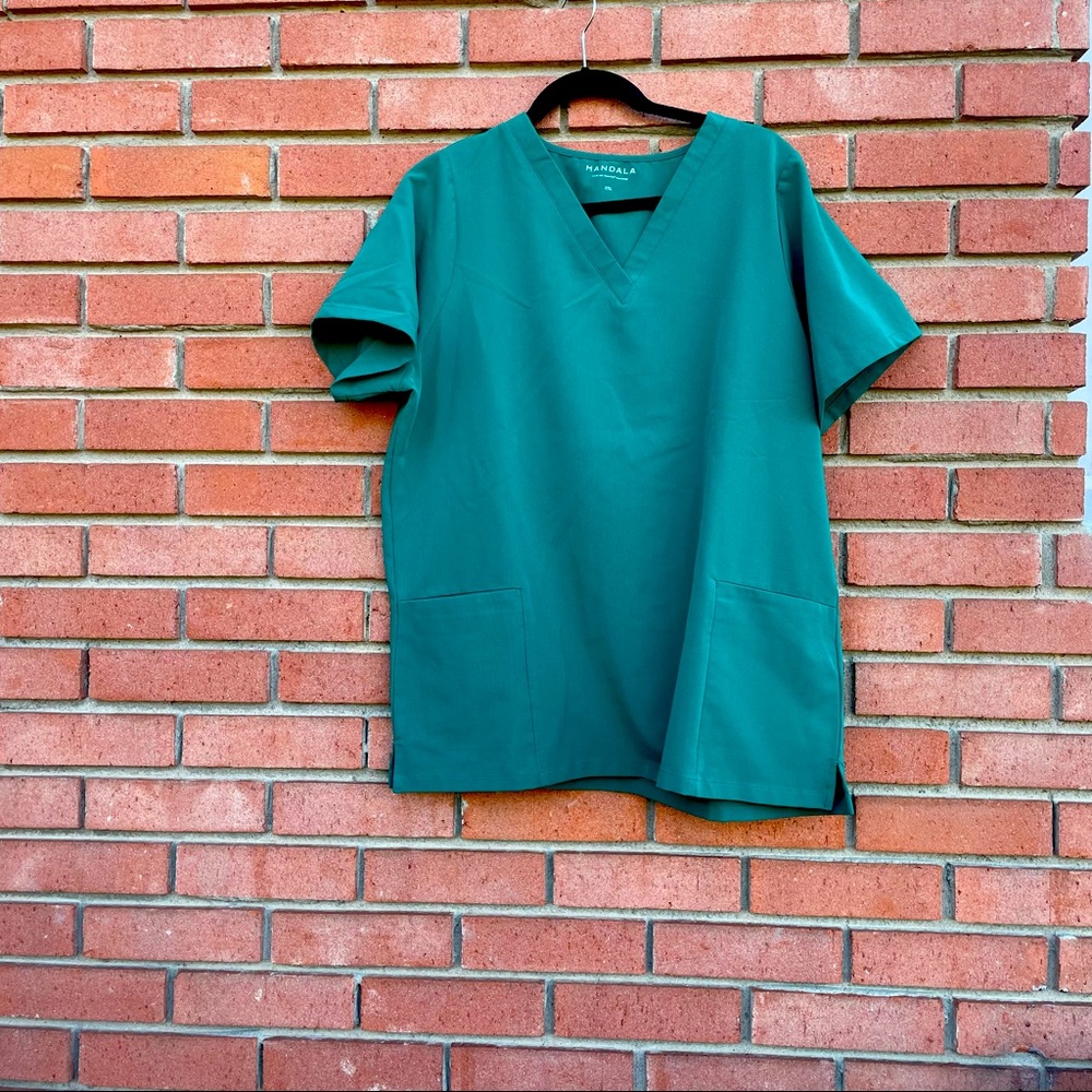 Women’s Mandala Scrub Top 2XL